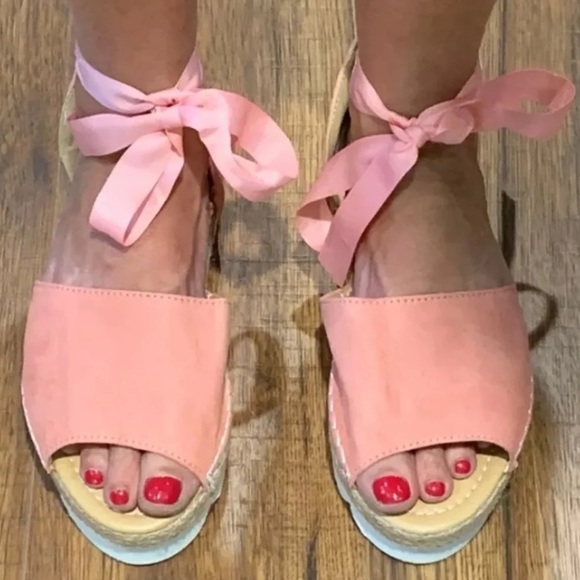 💕 Pink Espadrille Sandal 💕 - Picture 3 of 5